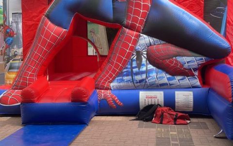 חגיגת פורים בקיבוץ במרכז 6