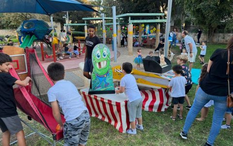 חגיגת פורים בקיבוץ במרכז 3